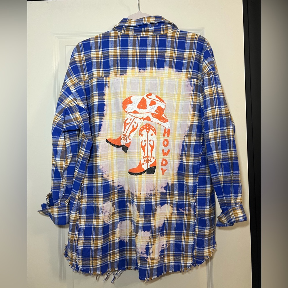 New flannel button down with cowgirl theme !!!